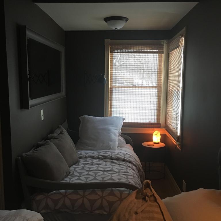 Kara'S Kottages Bed & Breakfast Kalamazoo Exterior photo