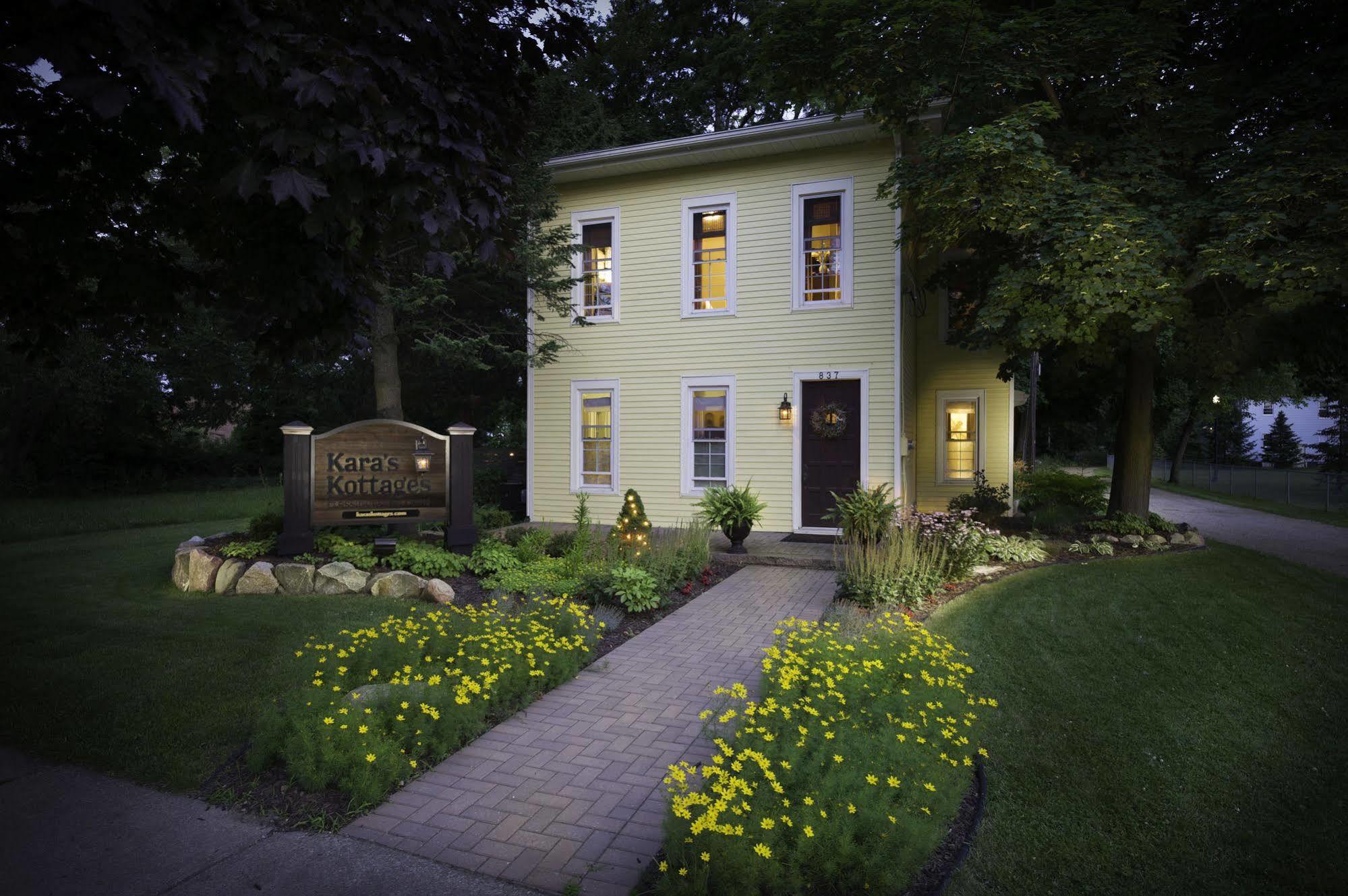 Kara'S Kottages Bed & Breakfast Kalamazoo Exterior photo